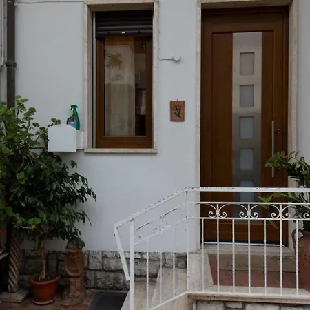 Holiday home Vacanze A *